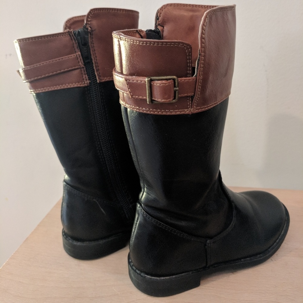 Girls black and brown boots
